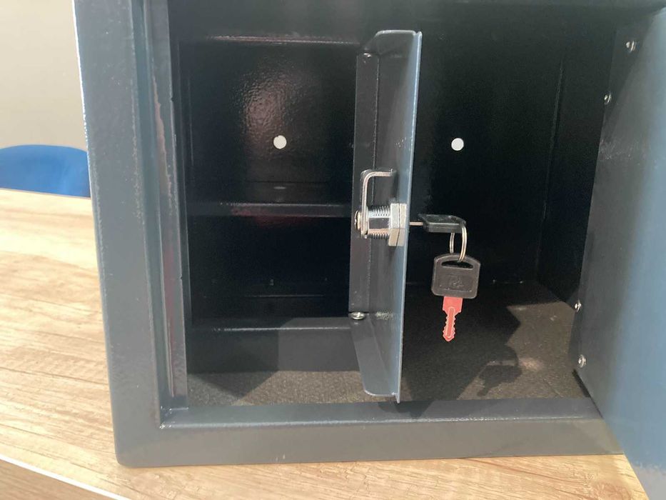 Сейф для зброї (пістолета), документів, цінностей та грошей!! 8 кг!!