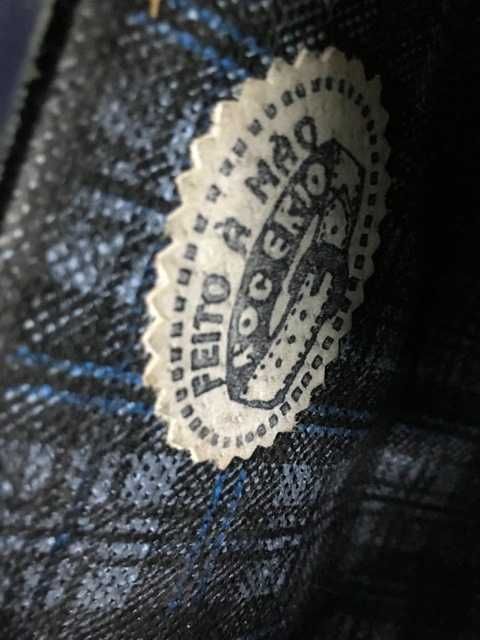 Mala vintage usada feita à mão