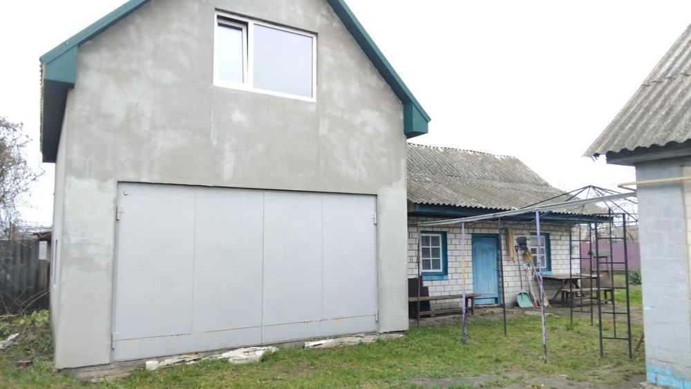 Будинок з новим вел. гаражем і виноградниками в Ч. Слободі (п3)