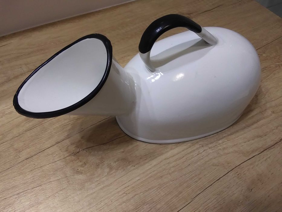 Stare przedmioty z PRL zabytkowe kaczki wojskowe naczynia szpitalne