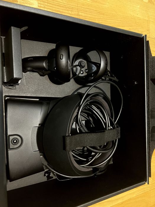 VR Oculus Rift S - oryginalne opakowanie - używany