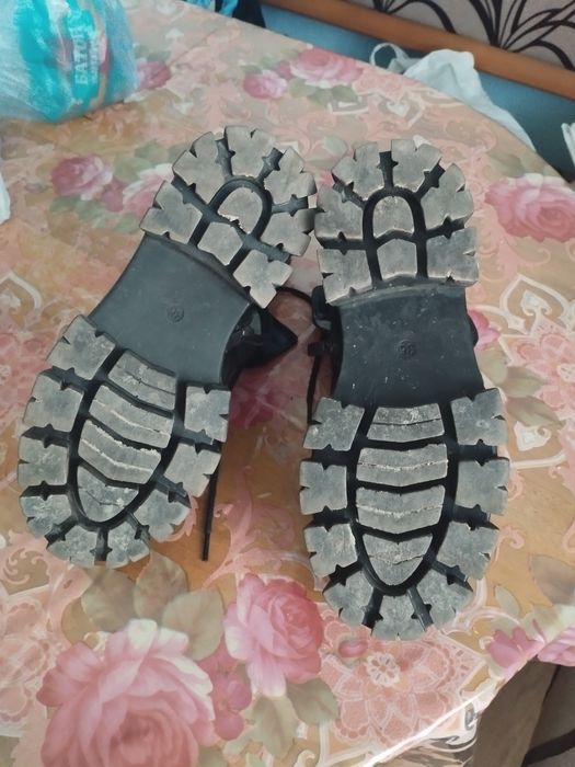 Ботінки жіночі, шкіряні