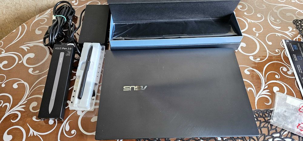 Продам ноутбук ASUS Zenbook Pro Duo (UX582ZM)