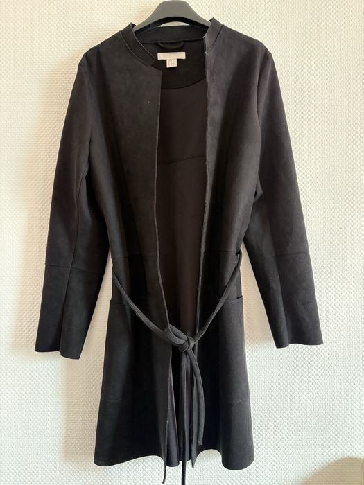 Дублёнка H&M тонкая чёрная легкая без подкладки под пояс