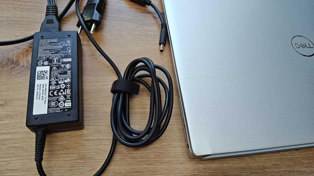 Dell Inspiron 16 5620 i5 1235U/16  GB/256 GB SSD/16 FHD