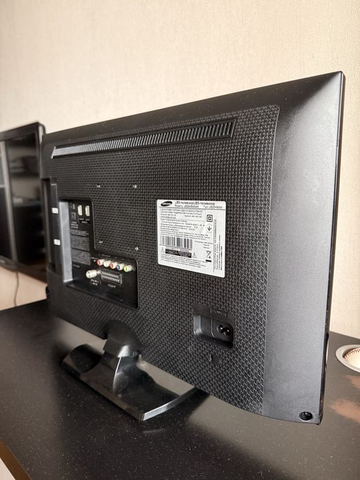 LED Телевізор Samsung 22 inch UE22H5000AK