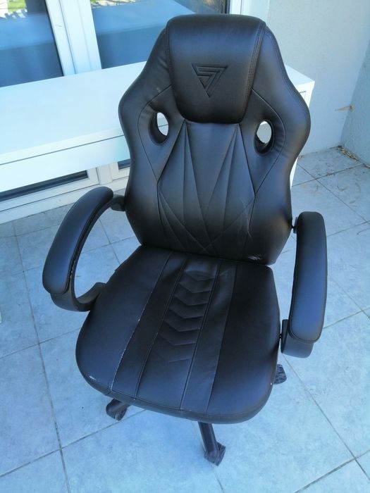 Biurko ikea plus krzesło