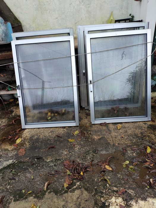 Janelas de correr e portas em alumínio
