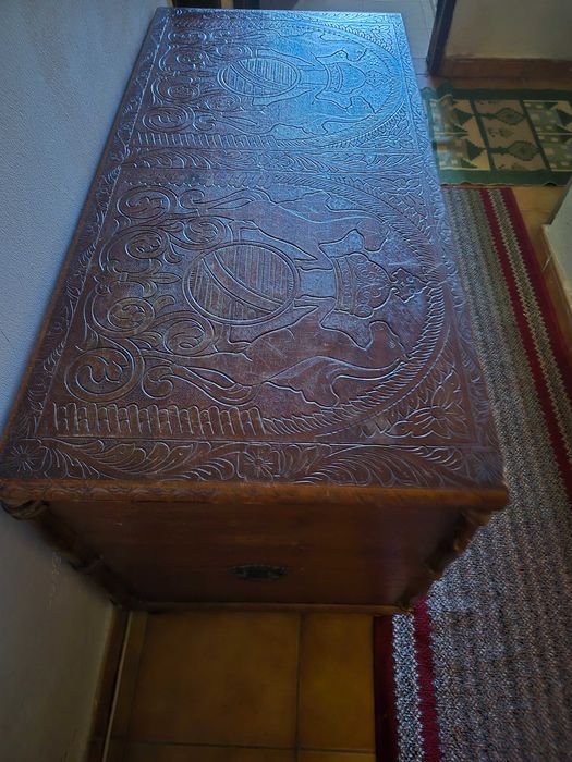 Arca de madeira antiga
