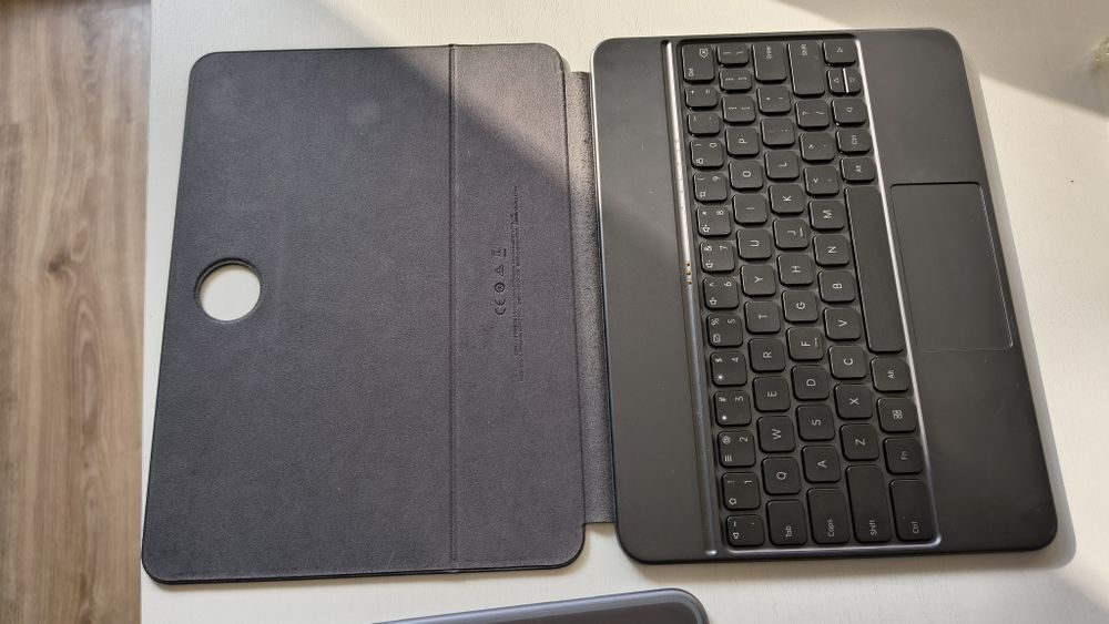 Tablet Oppo Pad 2 z klawiaturą. Wersja 8/256