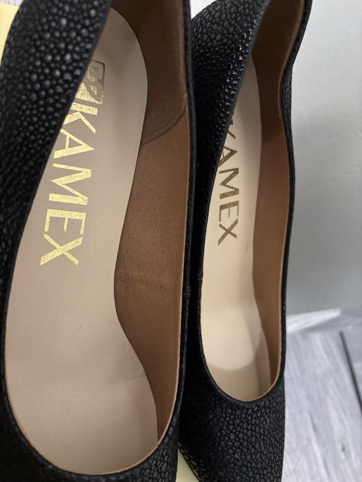 skórzane czółenka