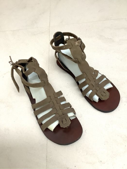 Sandálias 38,5 muito pouco uso