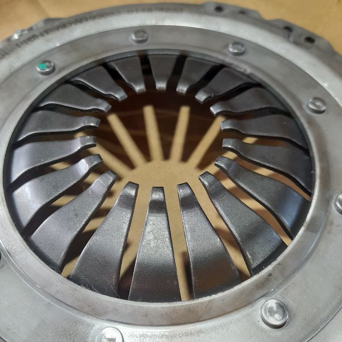 Продам нову корзину на щеплення, сцепление,  на опель, шевролет