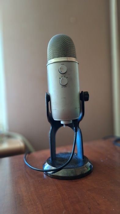 Mikrofon Blue Yeti Srebny Mikrofon stołowy