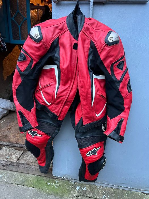 Продам шкіряний мотокостюм, в хорошому стані, із захистом