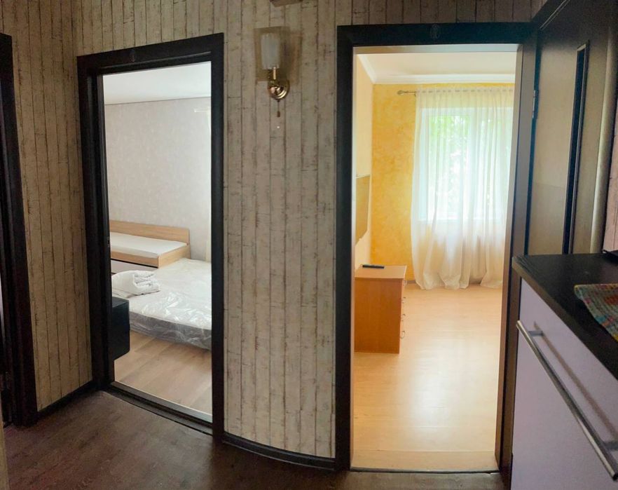129 квартал Продаю 3 кімнатну квартиру на 3 поверсі з ремонтом меблями і технікою, ще вона сучасна і комфортна для відпочинку, тихий район