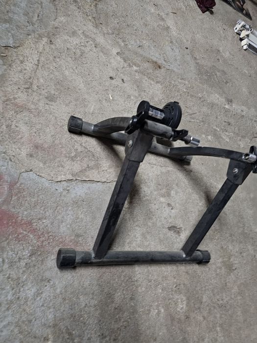 Vendo rodas Mavic e rolo de treino