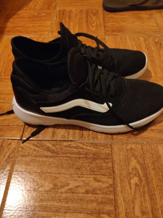 Vendo tênis preto da VANS tamanho 42