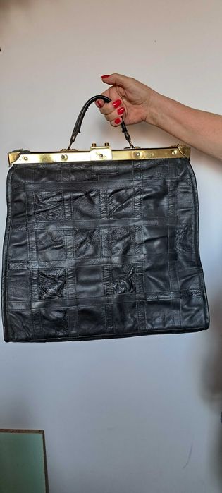 Duży kufer skórzany,