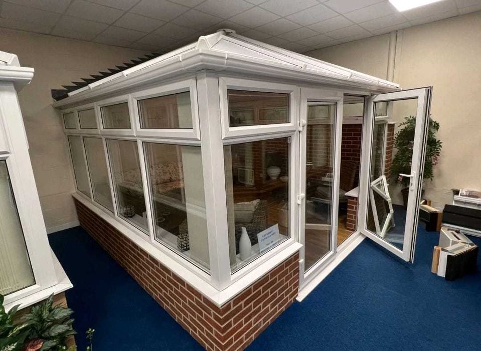 Ogród zimowy. Oranżeria .Jak nowa. Okazja!! 4x4m bok murek