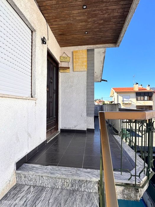 Andar de moradia T3 com garagem, em Ermesinde