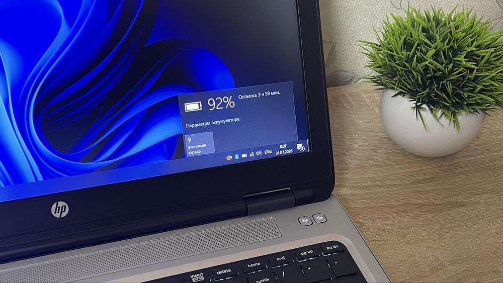 Ноутбук HP ProBook 650 G2 / 8 GB RAM / i5-6300U / R7 M365X 2 GB / 3 год. акб