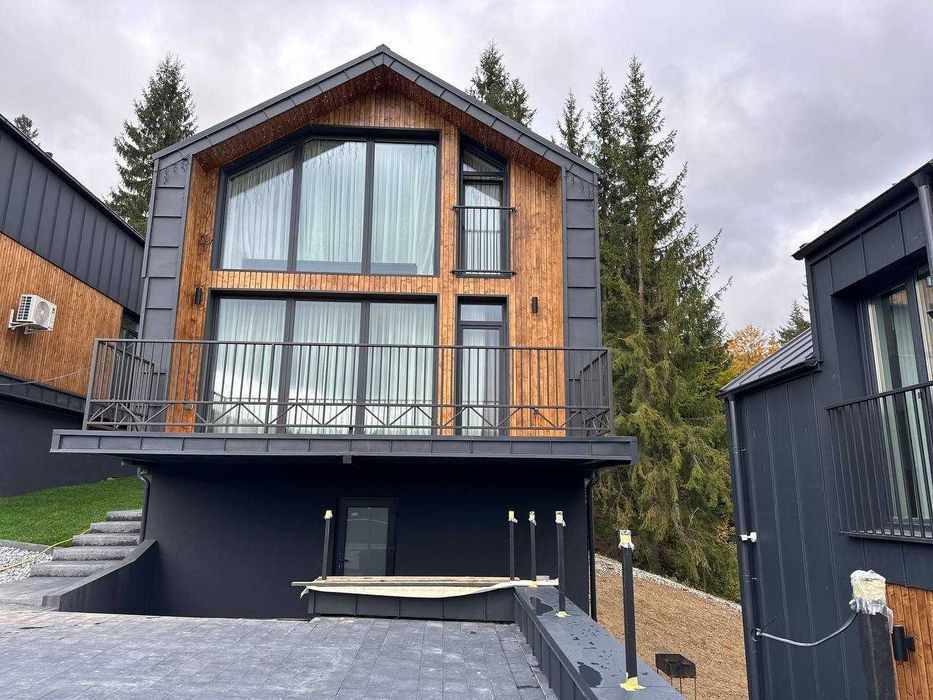 Продаються сучасні котеджі у комплексі у с. Поляниця.