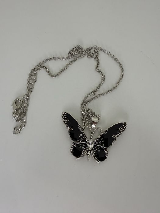 Naszyjnik czarny motyl motylek czarny zawieszka