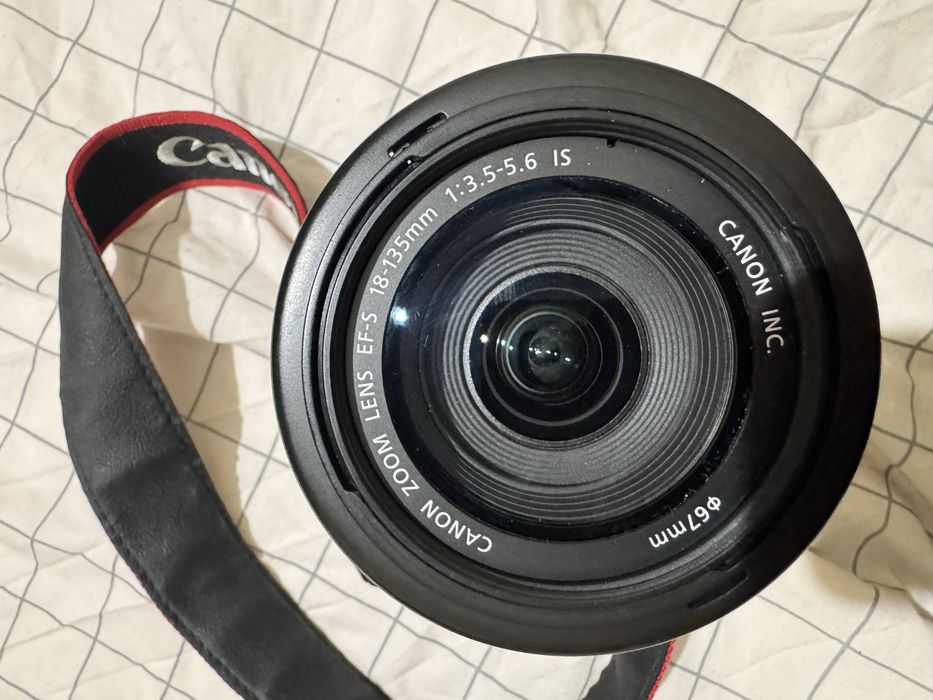 Canon EOS 60D + EFS18-135mm 1:3.5-5.6