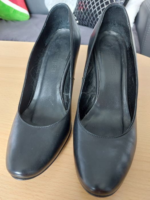 Czarne buty na obcasie rozmiar 39