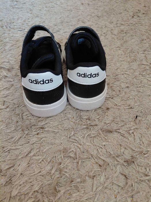 Sapatilha adidas unisexo