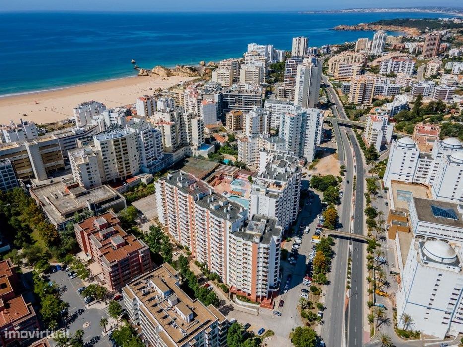 Loja Multiusos em Zona Prime - Praia da Rocha — Portimão, Faro