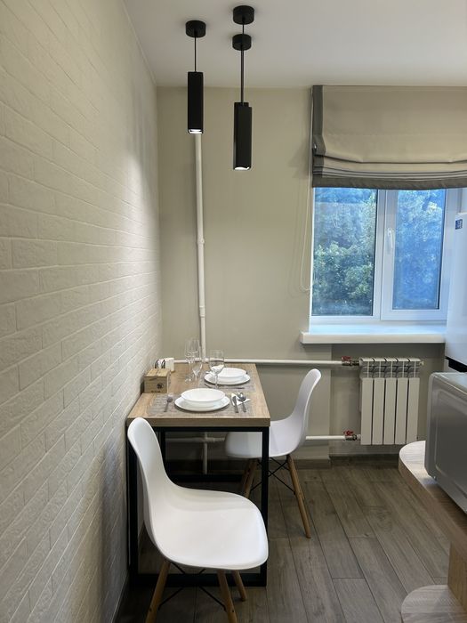 1 кім. в центрі, з технікою та посудом, від власника.