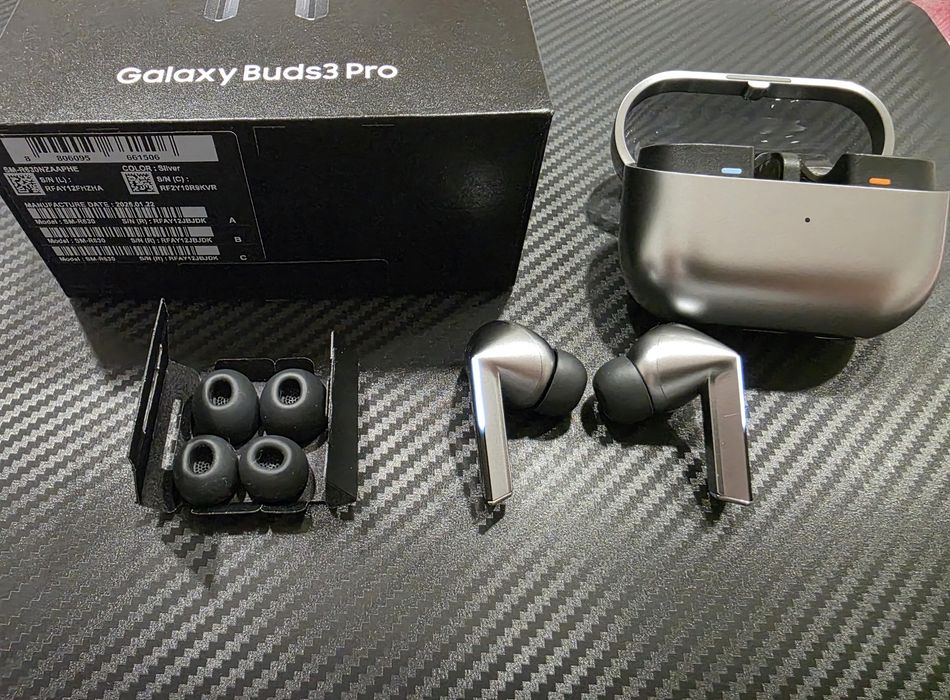 Samsung Galaxy Buds 3 Pro Originais – Como Novos C/ Caixa e Acessórios