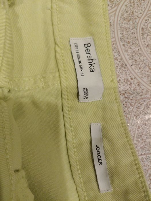 Spodnie damskie Jogger Bershka