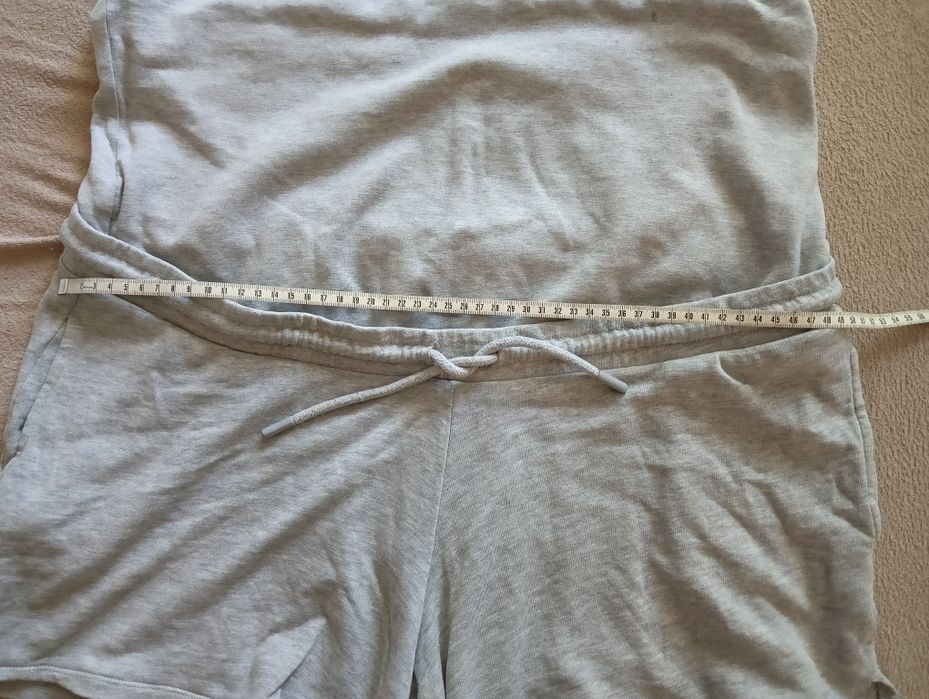 Krótkie spodenki dresowe ciążowe Sinsay Maternity