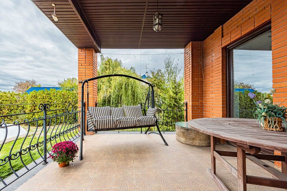 Мала Олександрівка, КМ Зелений Гай, 3пов.котедж 350м.кв.з 2 басейнами