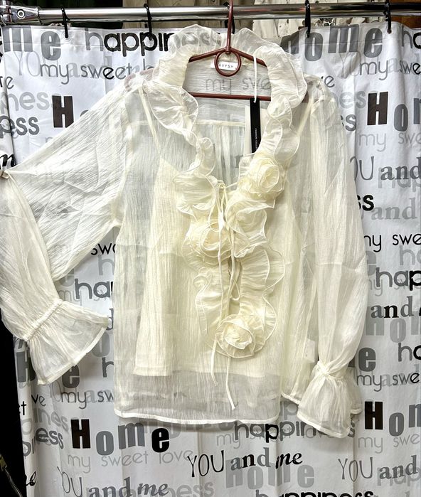 Блуза с воланами романтичная, нарядная, Италия .