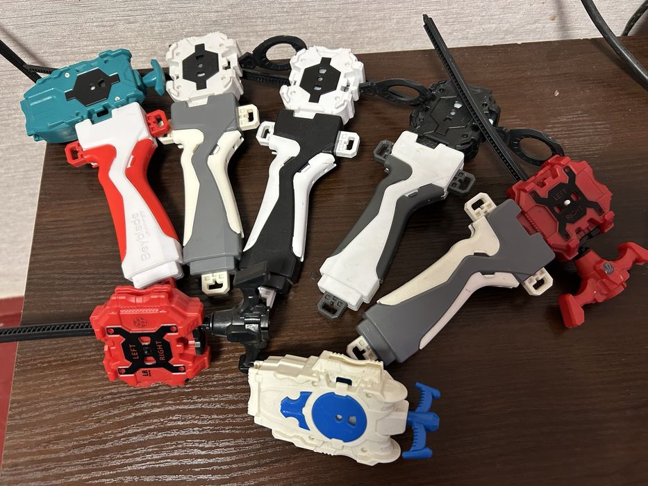 Beyblade/бейблейд 15шт, пускатели+арена