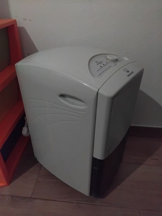 Desumidificador Princess YL-2007 – a funcionar bem