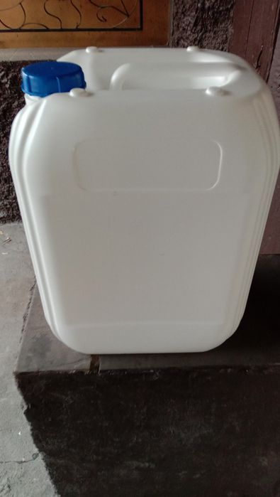 Канистры пластиковые