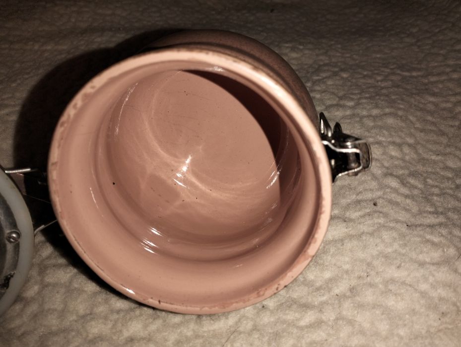 Stary ceramiczny młynek