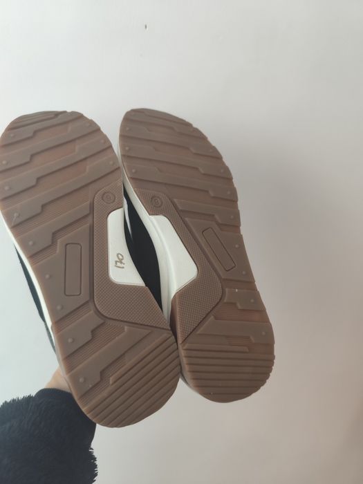 -70 % Nowe buty sneakersy Silver Street skóra ( 42/43)