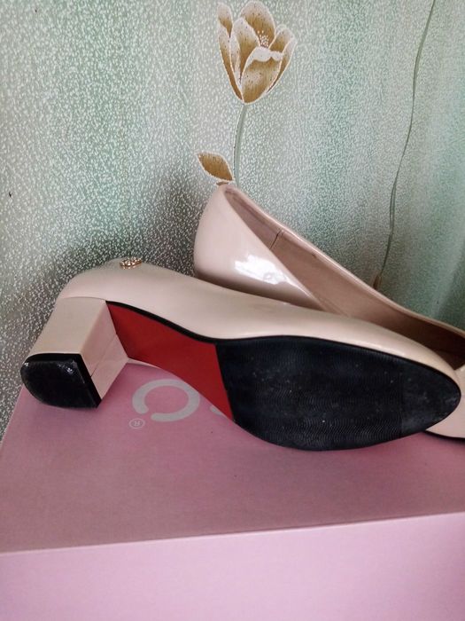 Туфлі жіночі лакіровані