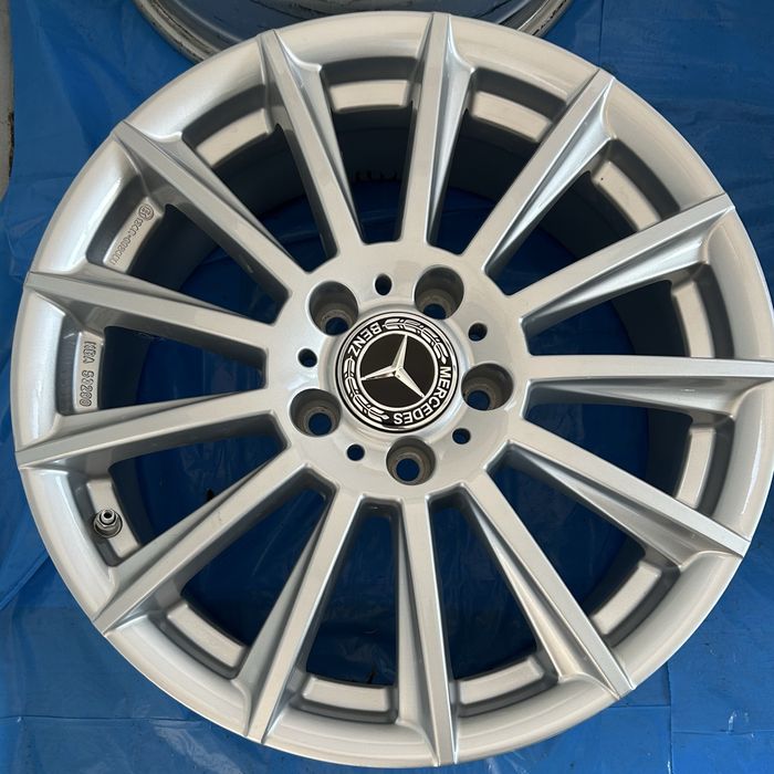 700 Felgi aluminiowe Mercedes R 17 5x112 otwór 66,6 Bardzo Ładne