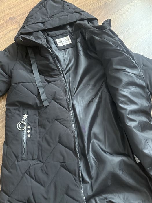 Жіноча куртка, чорна, подовжена, зимова,M