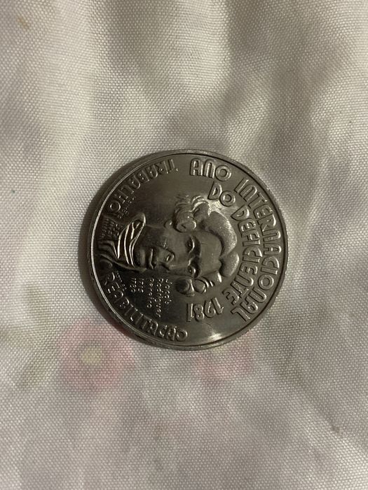 Moeda de 100escudos do ano internacional do defeciente