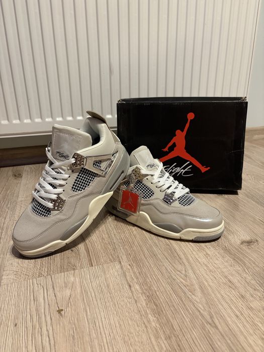 Air Jordan 4 Retro w wersji kolorystycznej Frozen Moments