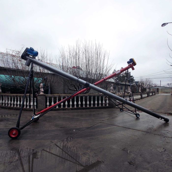 Шнековый погрузчик, подборщик, загрузчик зерна