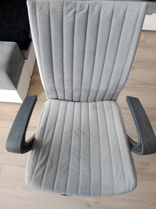 Fotel obrotowy welurowy